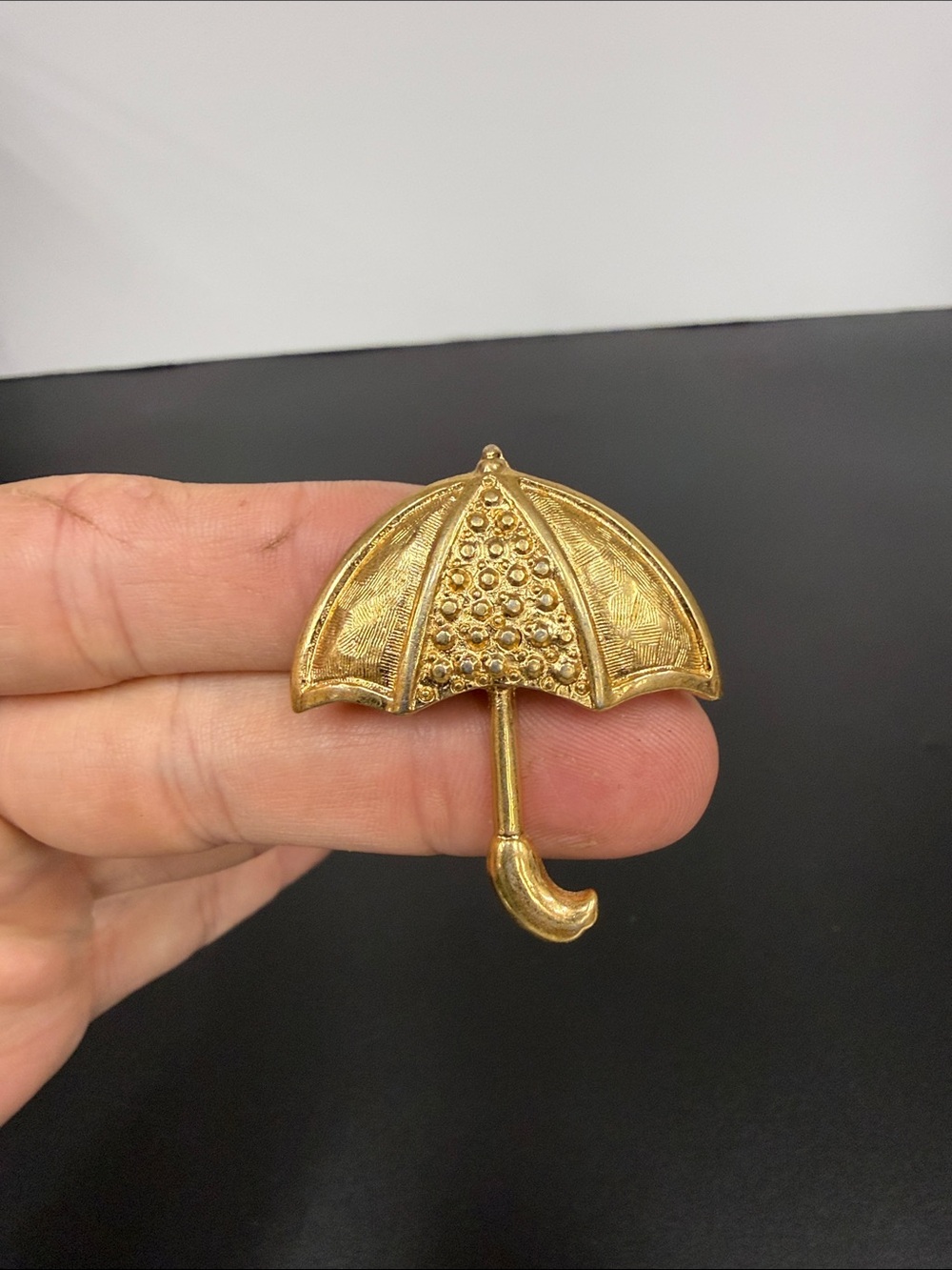 Gold Umbrella Brooch Pin - Classic Women’s Jewelry